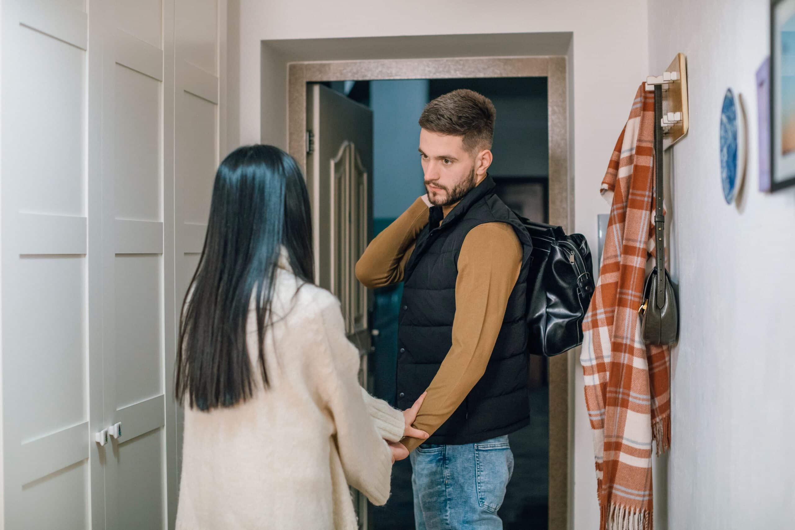 schwiegereltern-probleme-besuch-paar.jpg